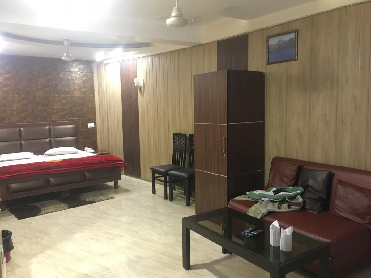 Oyo 12976 Hotel New Fiza Jammu Exteriör bild