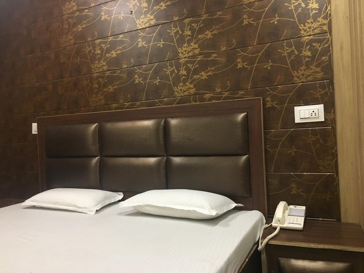 Oyo 12976 Hotel New Fiza Jammu Exteriör bild