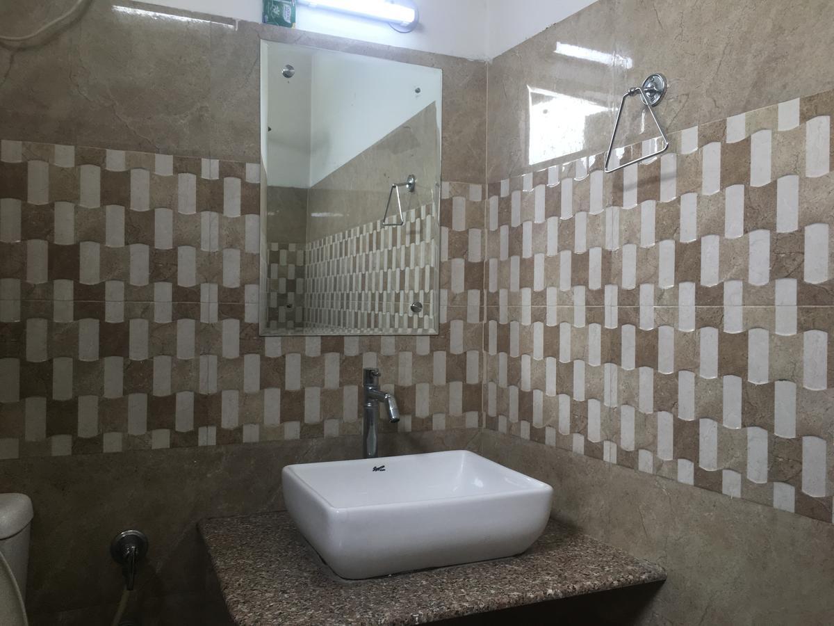 Oyo 12976 Hotel New Fiza Jammu Exteriör bild
